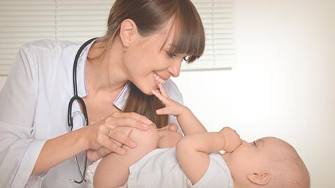 Encuentra un pediatra para tu bebé